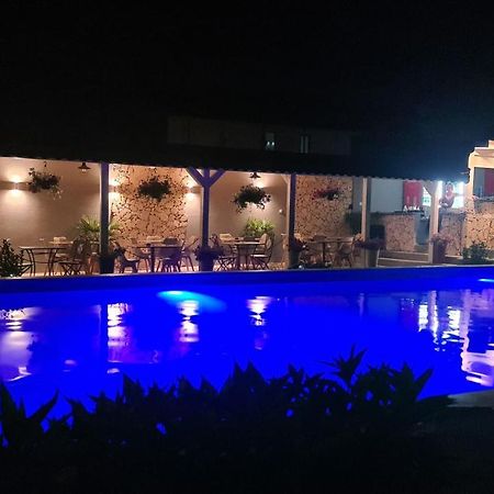 Hotel Casa Wanted Orşova Exterior foto
