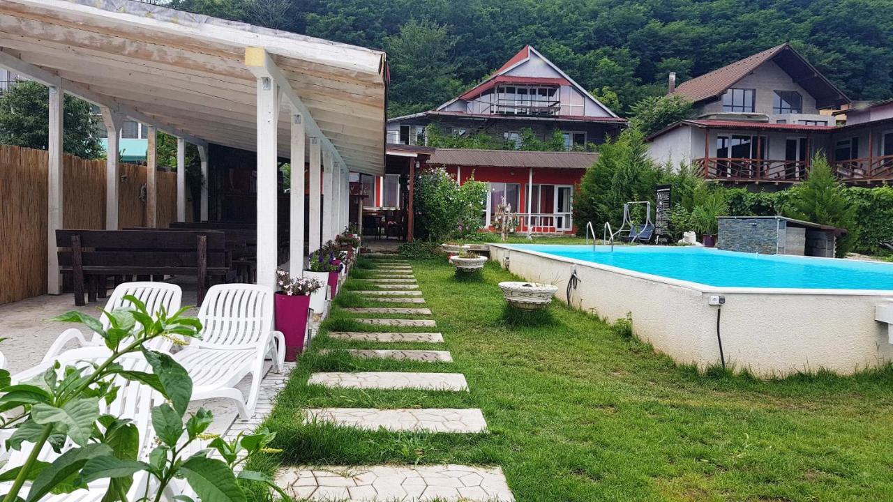 Hotel Casa Wanted Orşova Exterior foto