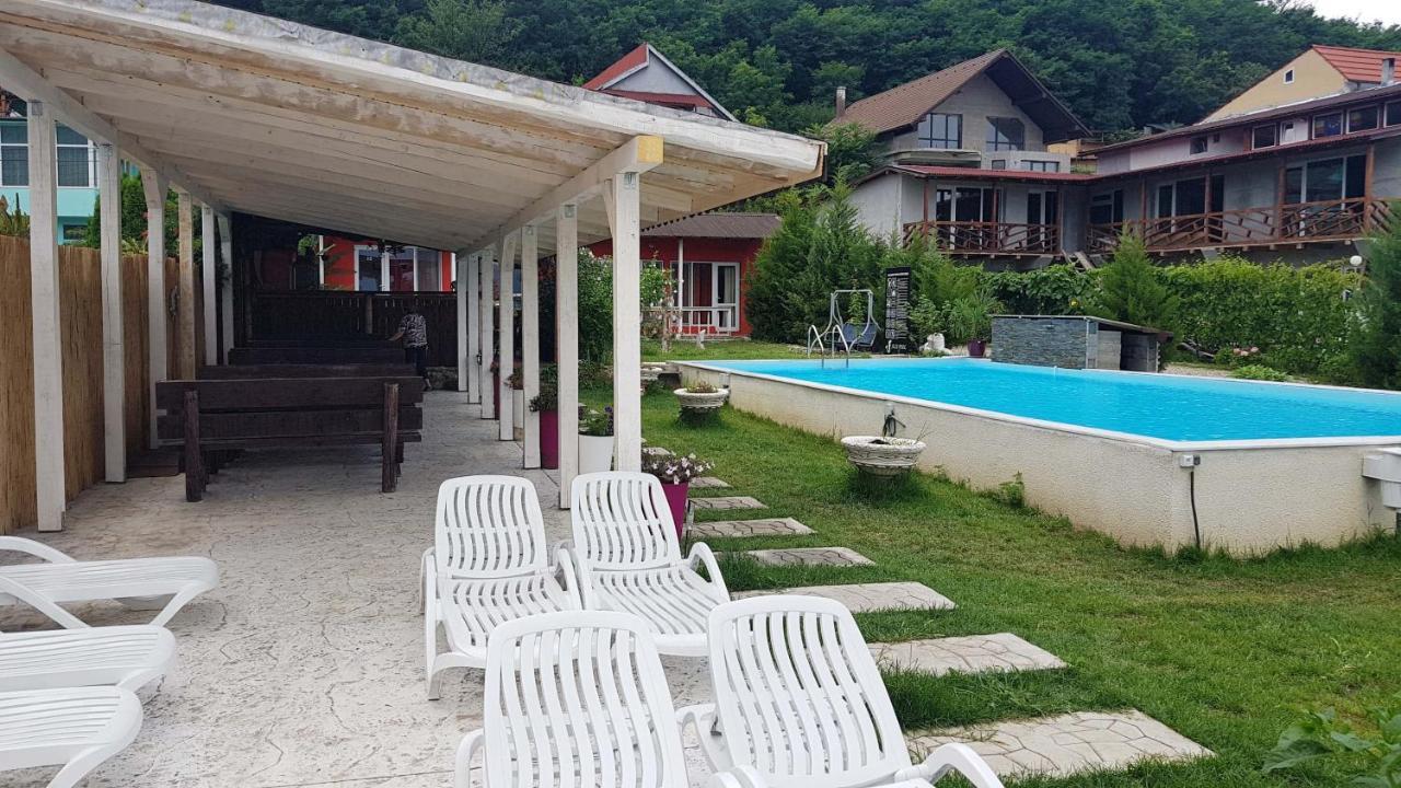 Hotel Casa Wanted Orşova Exterior foto