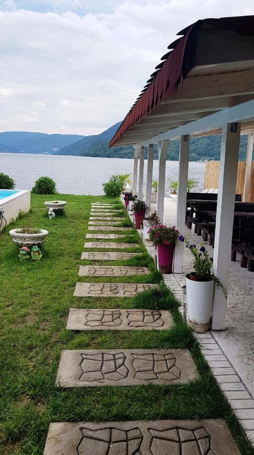 Hotel Casa Wanted Orşova Exterior foto